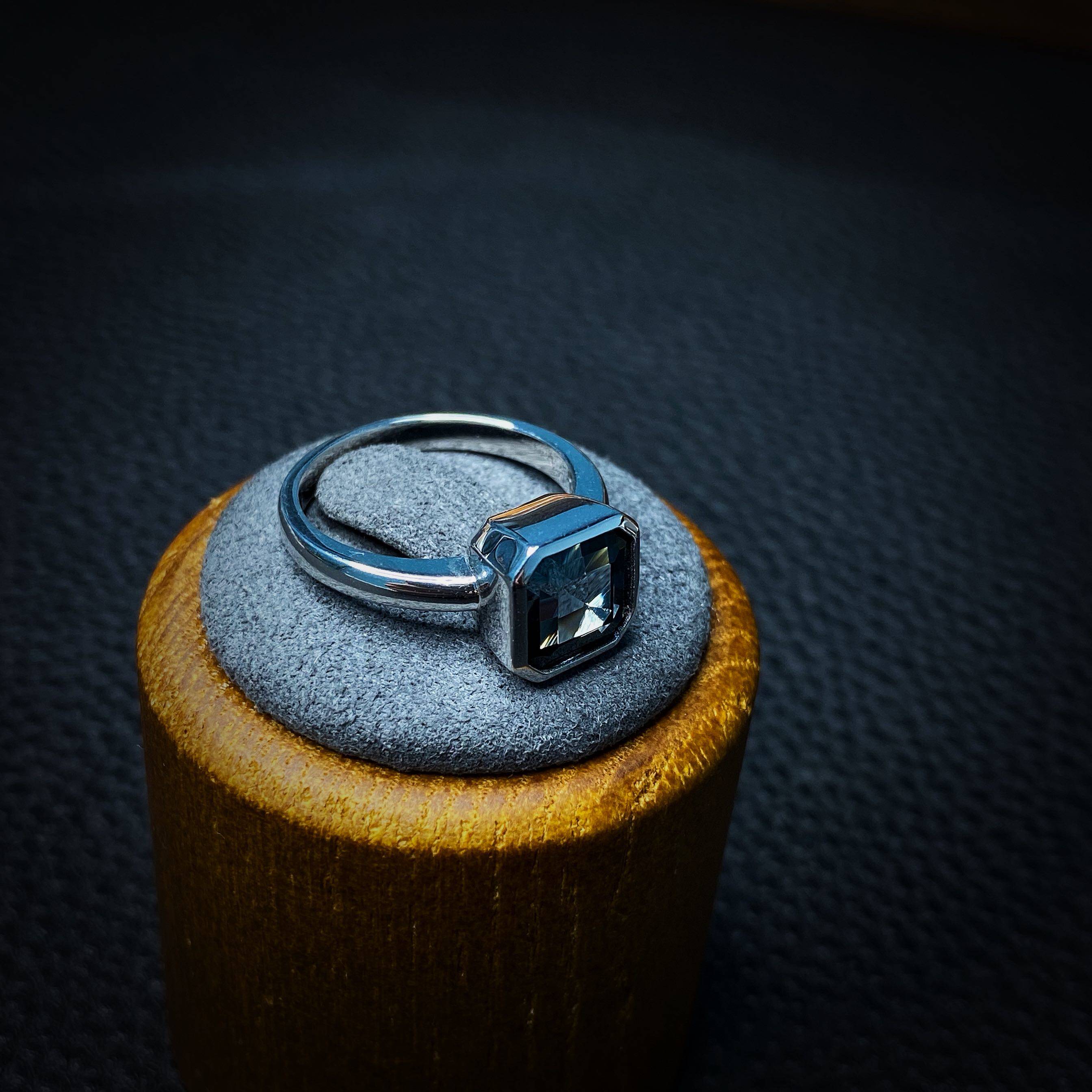 尼泊尔手工珠宝蓝色托帕石纯银新款原创设计天然戒指