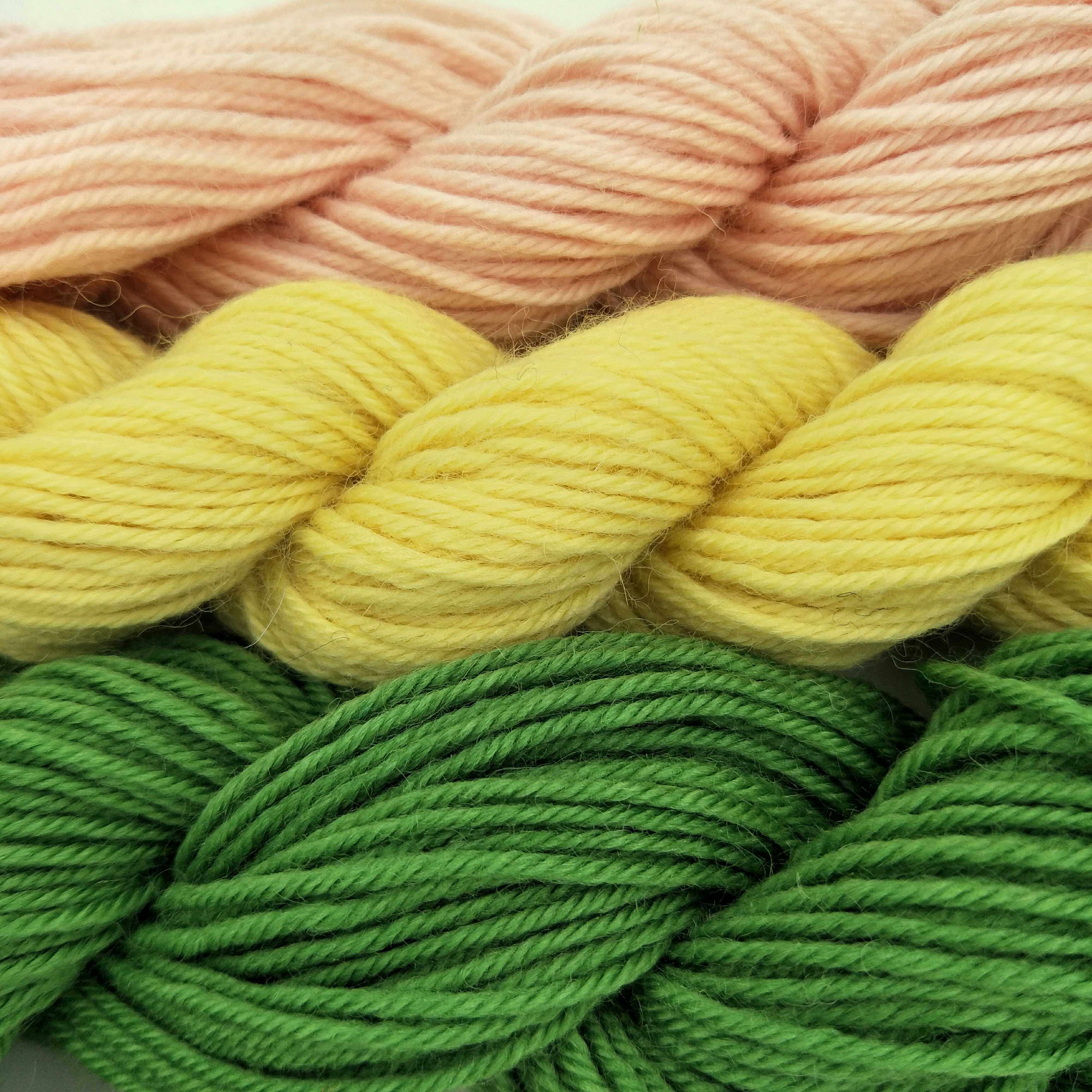 春风风牌羊毛中粗毛线围巾帽子外衣手工编织毛线