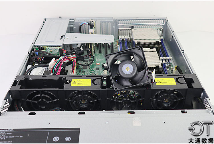 联想rd450x静音服务器机架式系统主板硬盘数据存储服务器