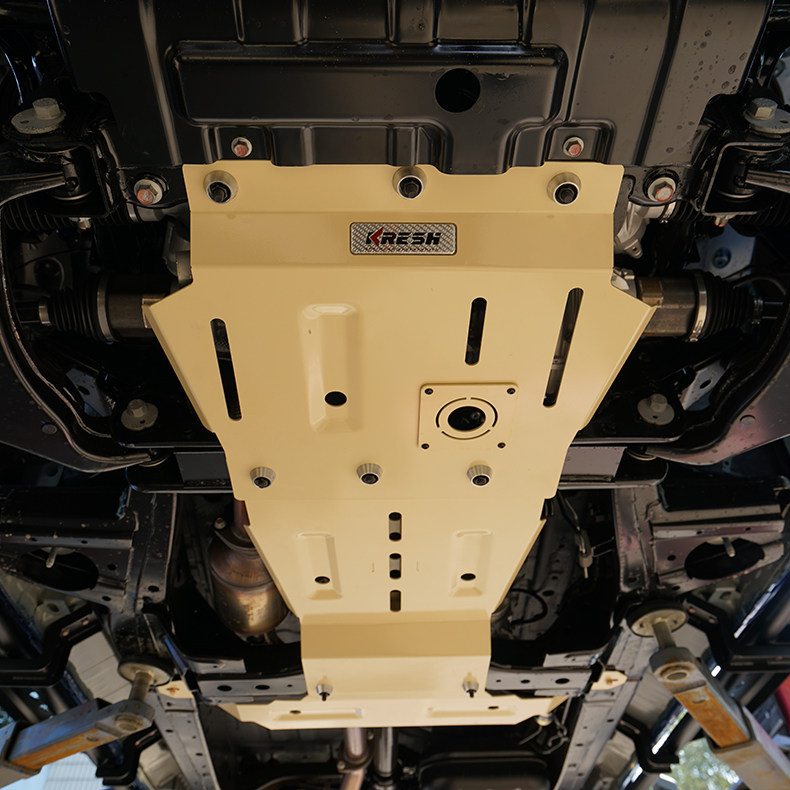 19款3mm底盘改装锰钢越野皮卡护板乘用机下车底防护板