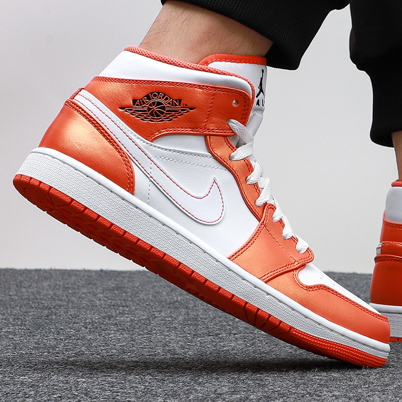 nikeairjordanmidaj1白橙小扣碎男子竞技篮球运动休闲鞋