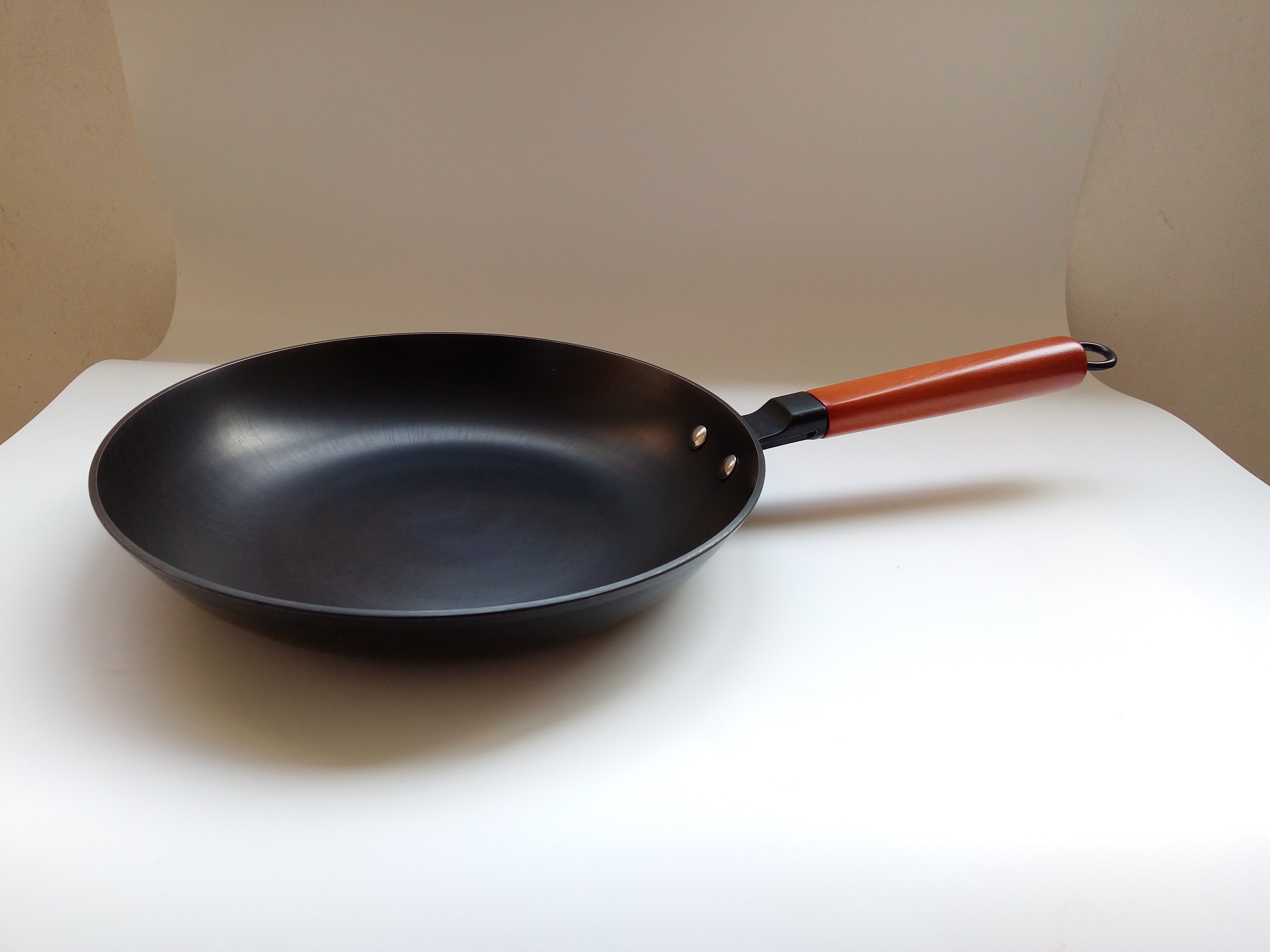 铁锅陆川生铁涂层平底煎锅不锈不易粘锅铸铁煎锅