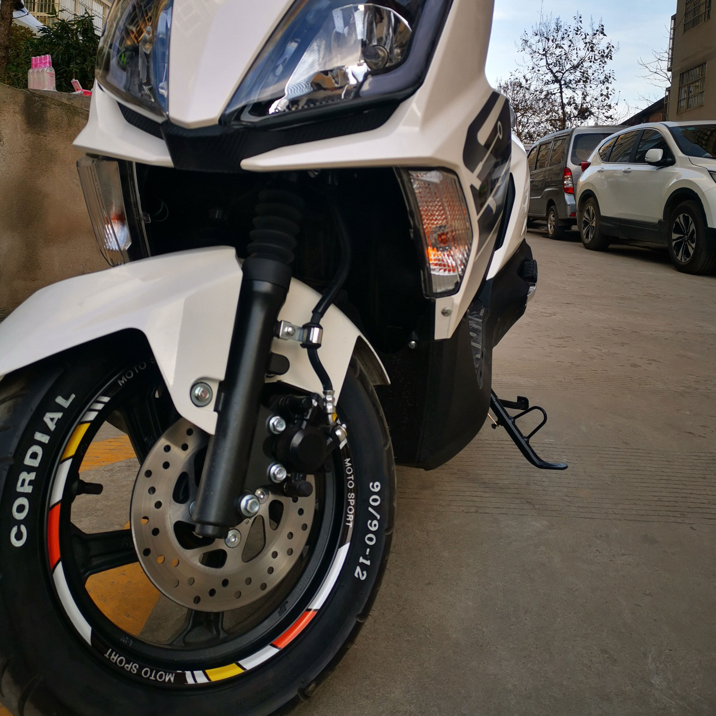 轮毂适用铃木uy125改装车贴纸个性贴画uu125减震贴纸