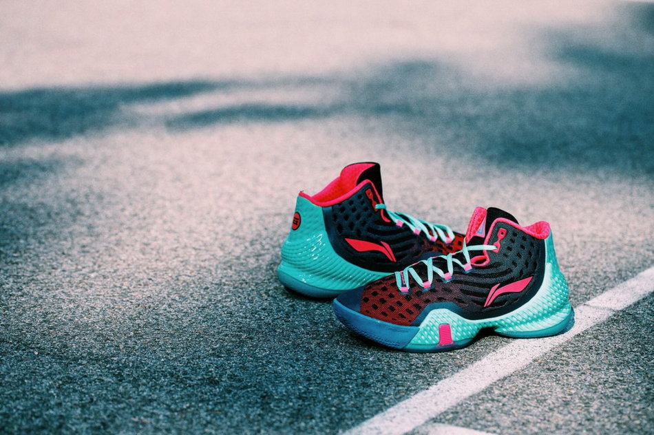 李宁篮球鞋李宁空袭3代高帮万圣节夜光耐磨云减震篮球鞋abal043