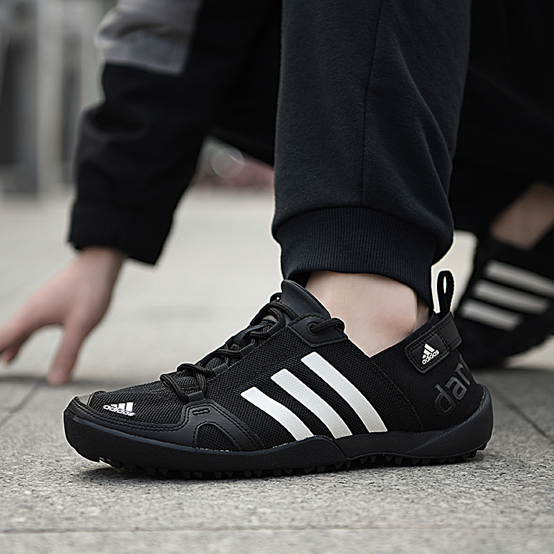 阿迪达斯男鞋2021夏季新款透气休闲运动户外鞋轻便涉水鞋Q21031