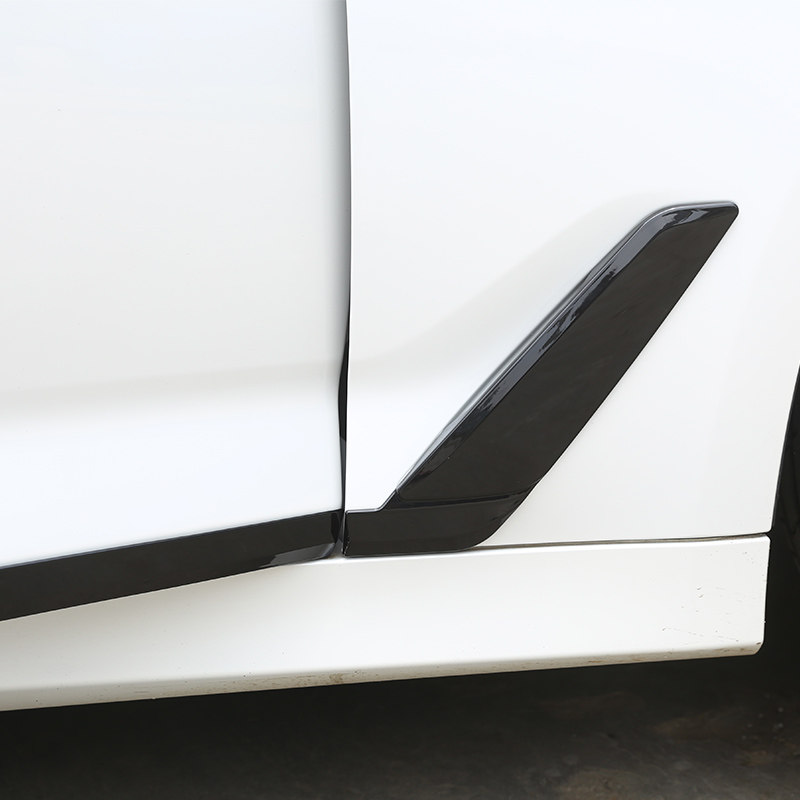 首页 家庭购物站 18-19款宝马新5系尾标饰条 车身装饰条528530540li