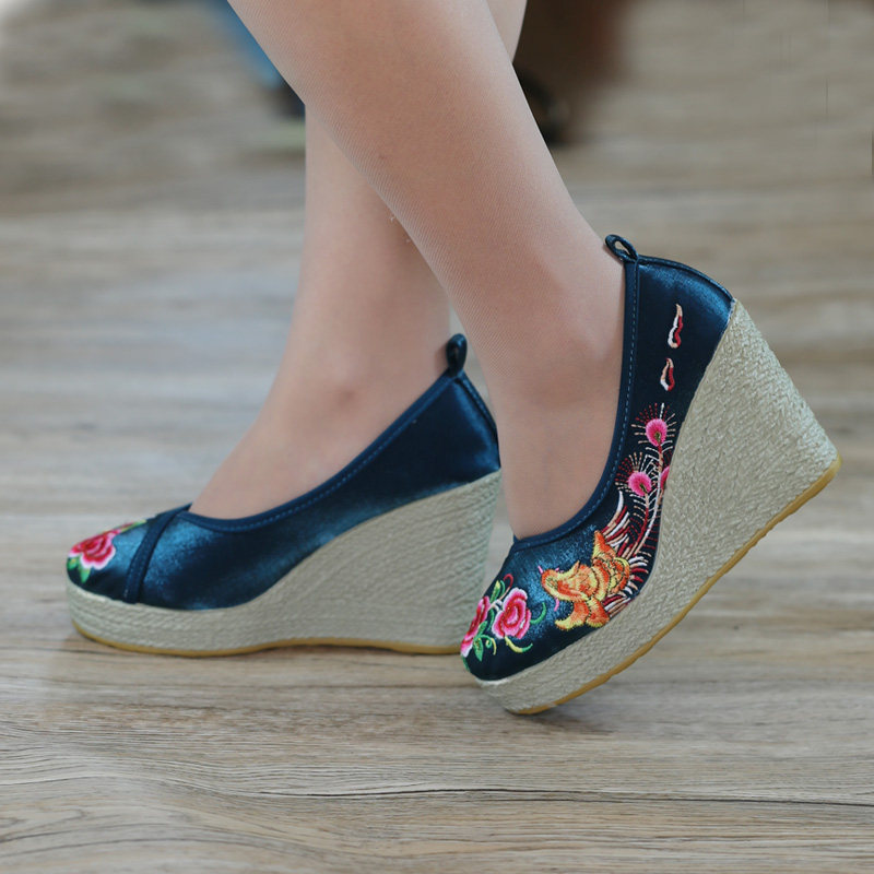 高跟布鞋女鞋绣花鞋女坡民族风原创手工春款坡跟布鞋