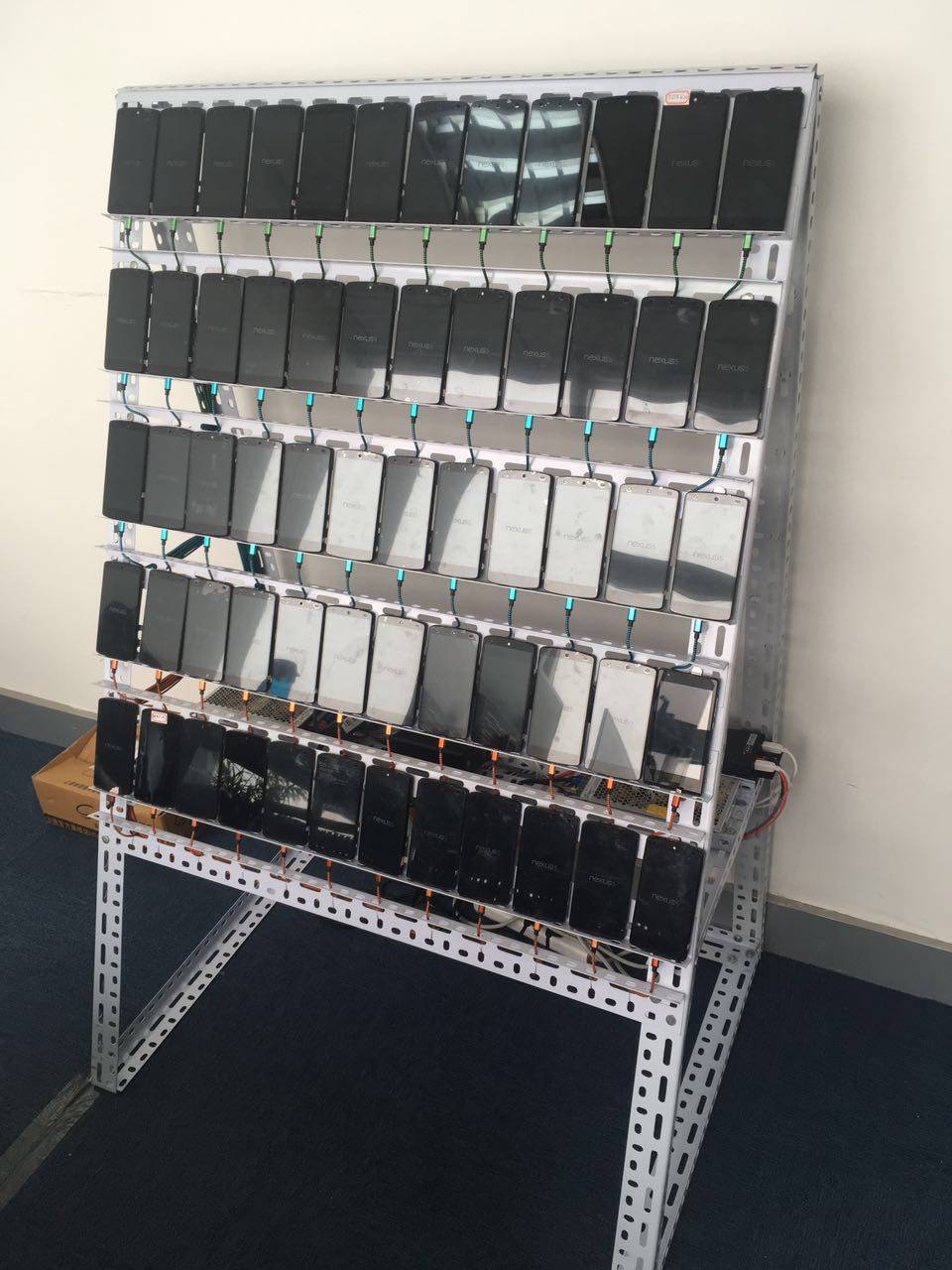 大手机5.5寸支架平板云控工作室手游架苹果plus微商群控充电架子