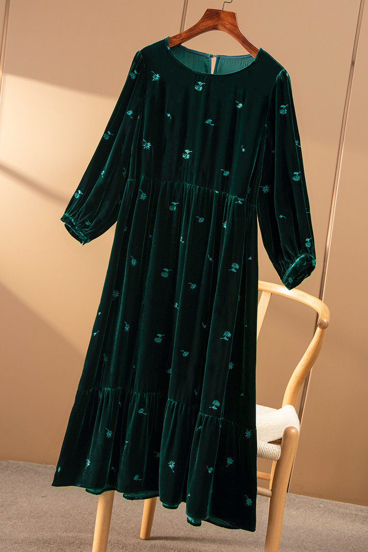 法国墨绿显肤精美刺绣真丝丝绒连衣裙女春天家连衣裙