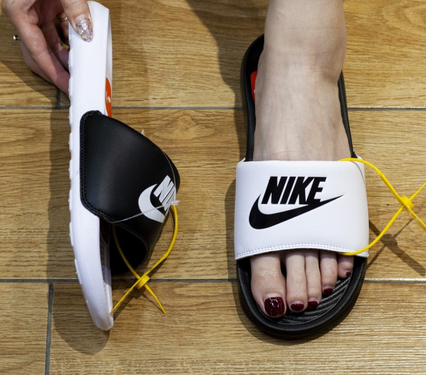 nike耐克绑带黑白钩子忍者拖鞋cj4608343881819717运动拖鞋