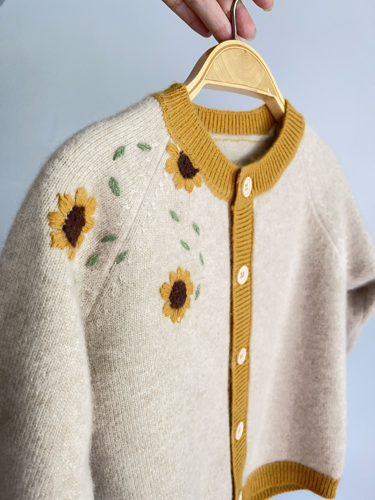 儿童羊绒衫加厚女童手工绣太阳花洋气女孩小童宝宝毛衣开衫绒花糖