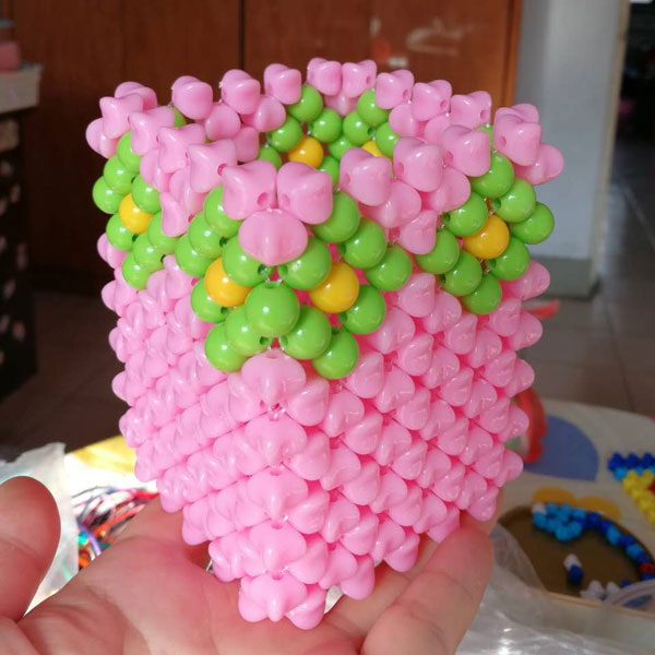 手工串珠粉色花边笔筒成品收纳创意文具节日笔筒