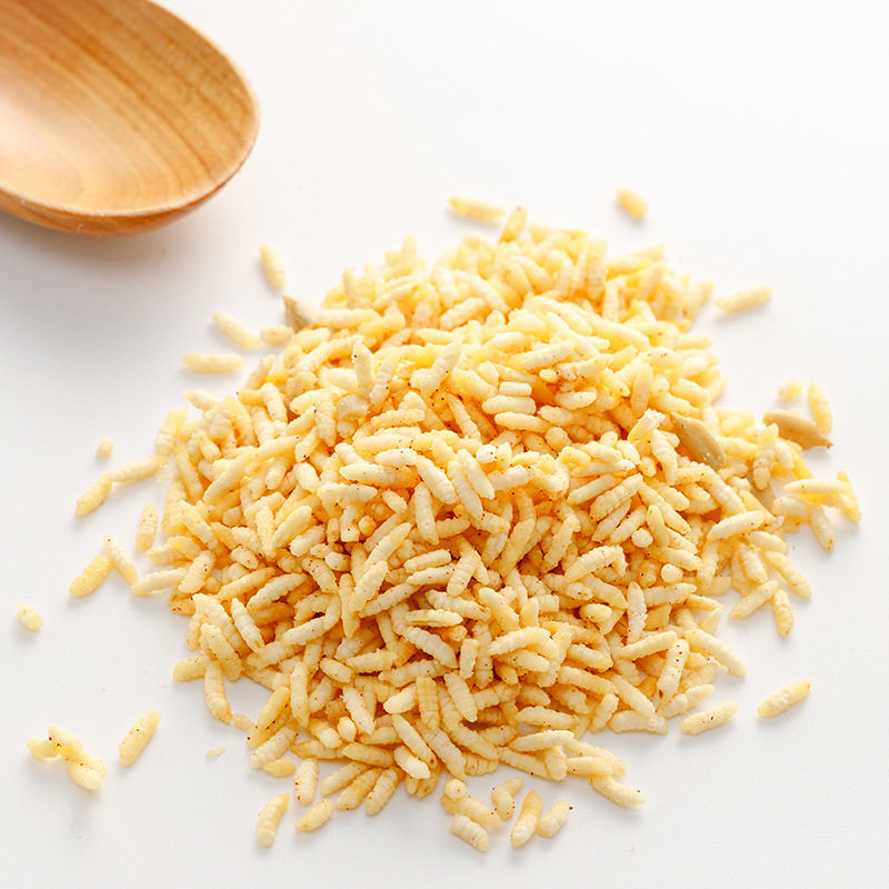 厂家直销泰国炒米108g休闲香辣糯米零食小包膨化食品