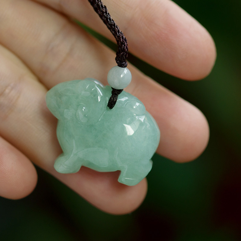 钰达翡翠吊坠生肖玉羊立体生肖羊项链挂件属羊颈饰