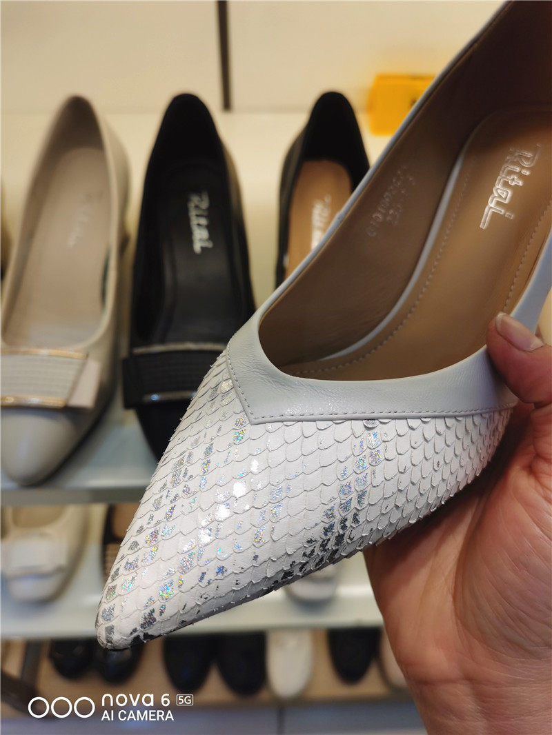 日泰皮鞋女鞋专柜正品2021春夏小细搭扣漆皮单鞋