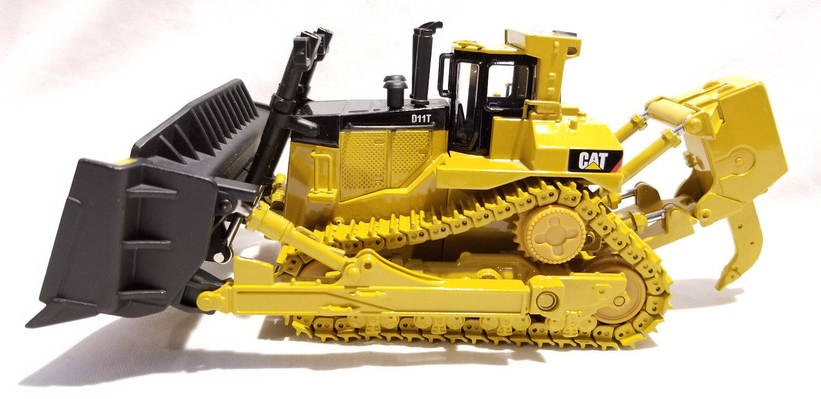 norscotcatd11ttractor老款卡特合金推土机模型55212车模