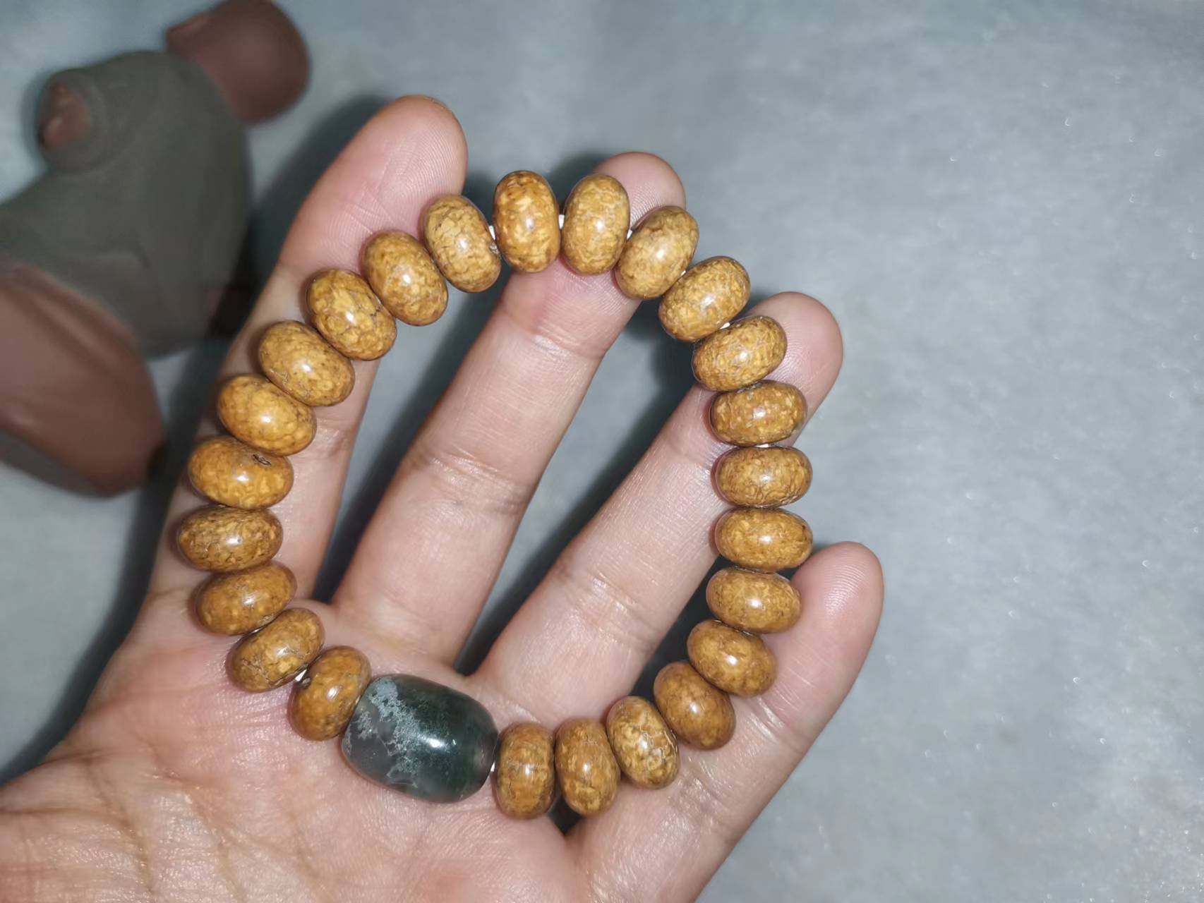 龙珠菩提天然提单圈手串手链开片算盘天竺血丝手串