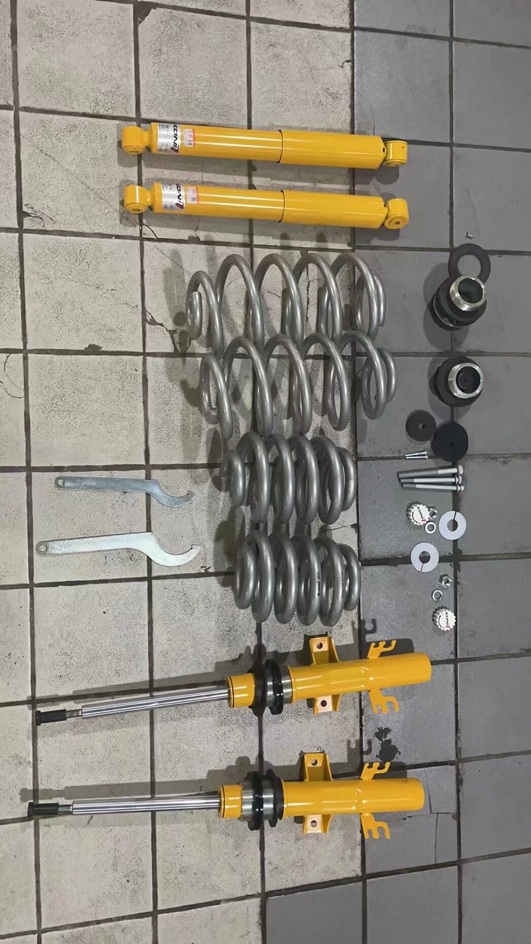 减震大众迈特特威高低软硬koni凯路威绞牙原装进口悬挂球头