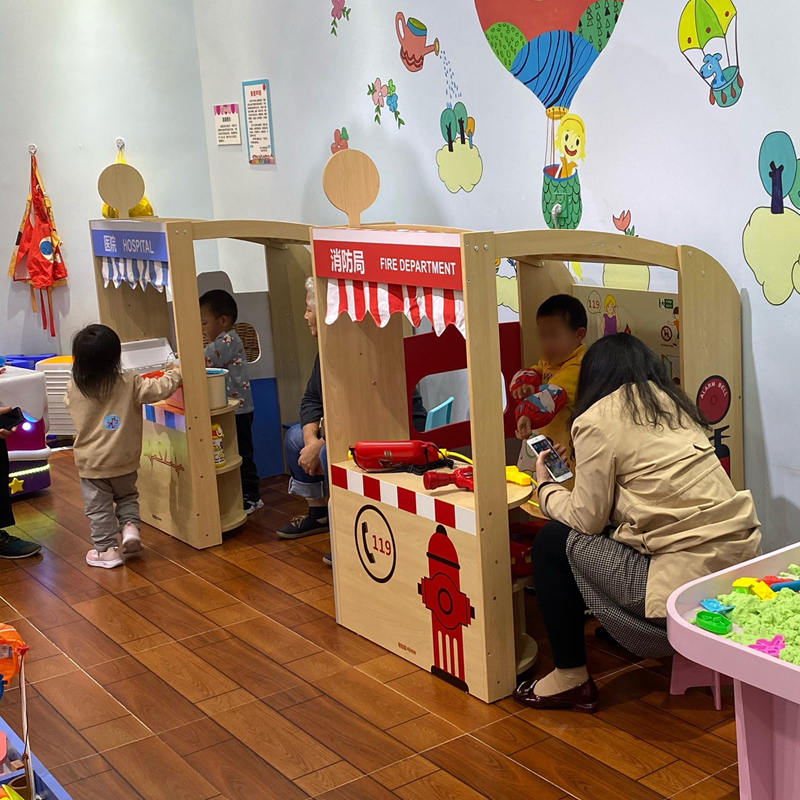 儿童室内扮演小屋幼儿园过家家游戏屋消防银行区角警察局小剧场