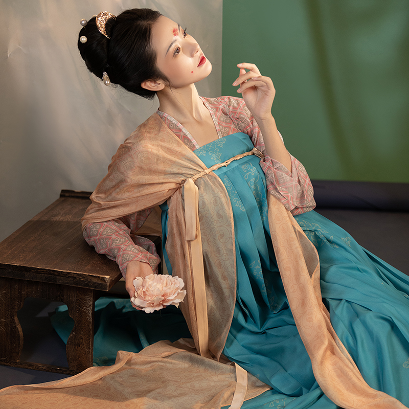 重回汉唐暮春唐制直襟衫齐胸襦裙原创春季汉服女中汉服