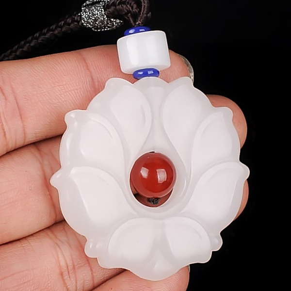 天然和田玉籽莲花荷花吊坠女士雪莲花项链挂坠颈饰