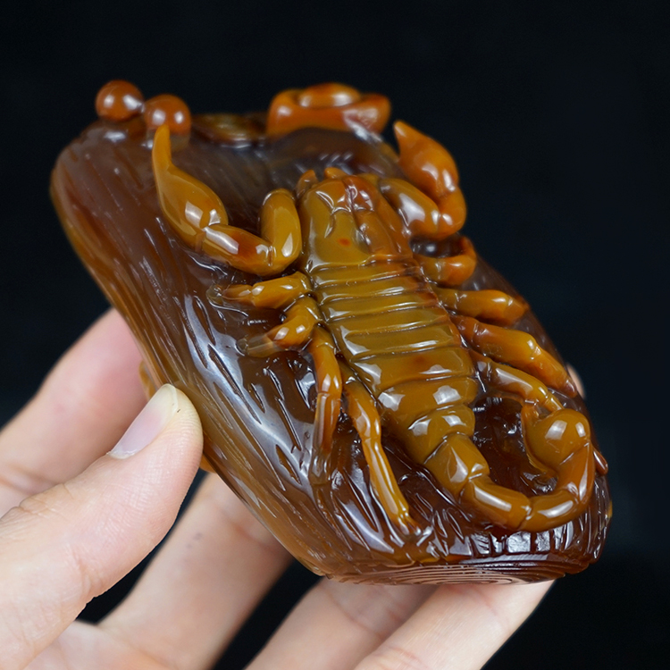 巴西玛瑙原石玉石五毒毒蝎子把玩精雕男士霸气摆件