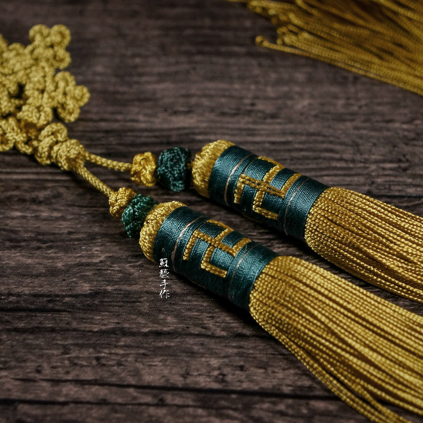 法轮流苏手工挂件金色中国结卍字古法回笼中国结