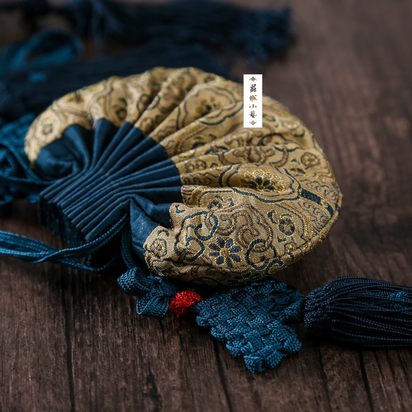 菱格四合如意宫缎宋锦纯手工香囊荷包苏州特产真丝荷包创意礼物