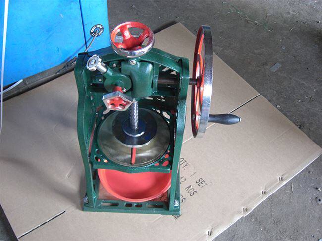 老式商用手摇手动刨冰机碎冰机绵绵冰机刨冰