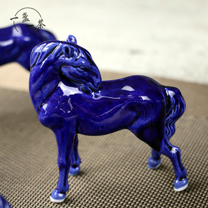 景德镇七十年代雕塑瓷厂宝蓝蓝色骏马茶宠茶桌陶瓷茶宠摆件