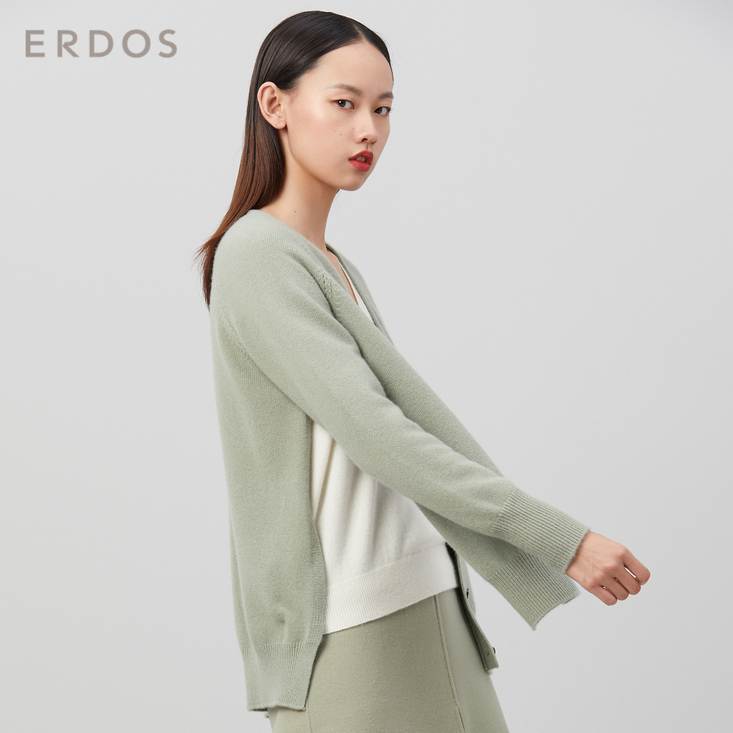 erdos 20春夏新品通勤简约v领侧开叉设计女轻薄羊绒开衫针织衫