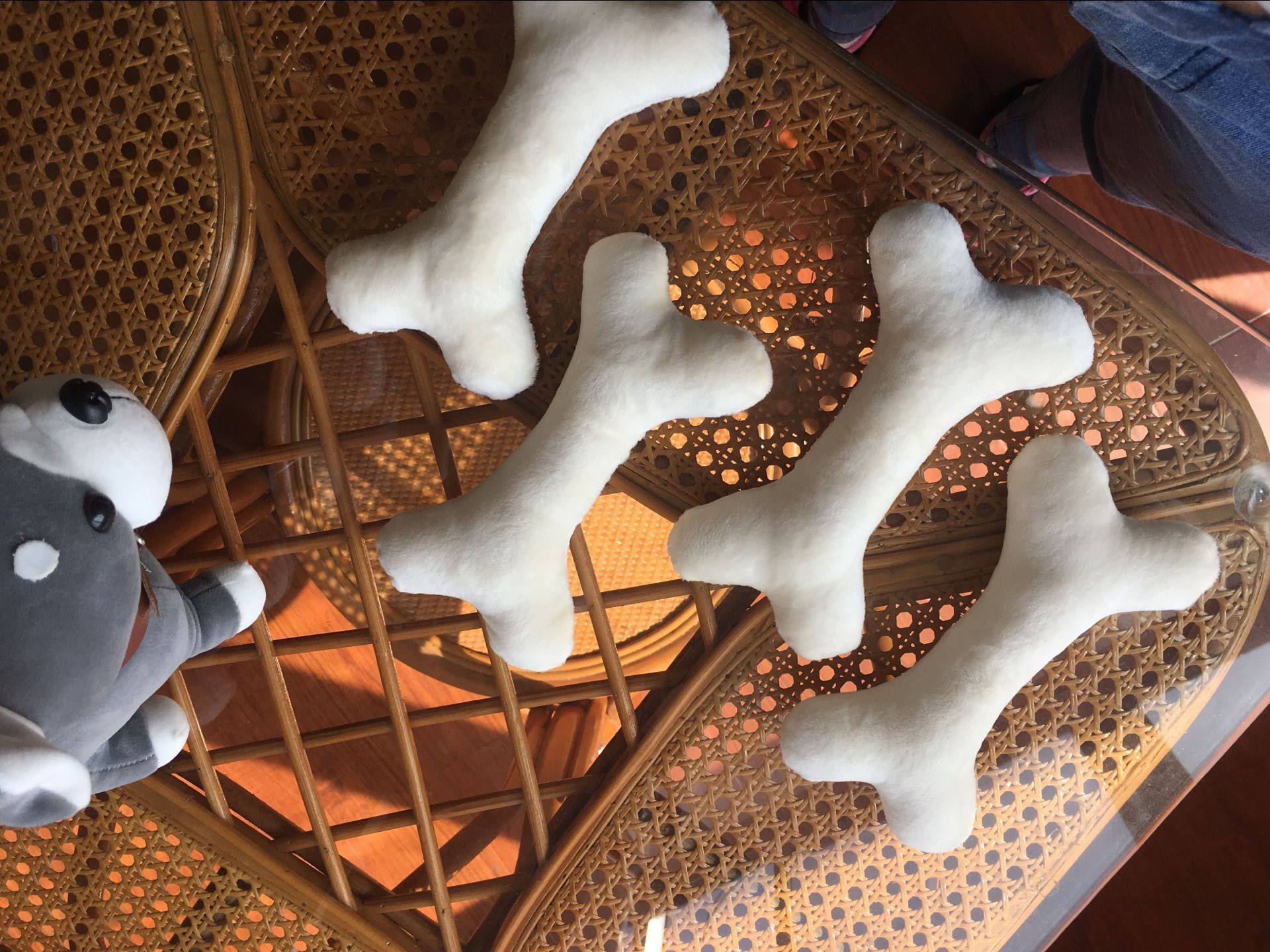 狗狗小号骨头毛绒玩具啃咬小玩玩具单身仿真骨头狗毛绒