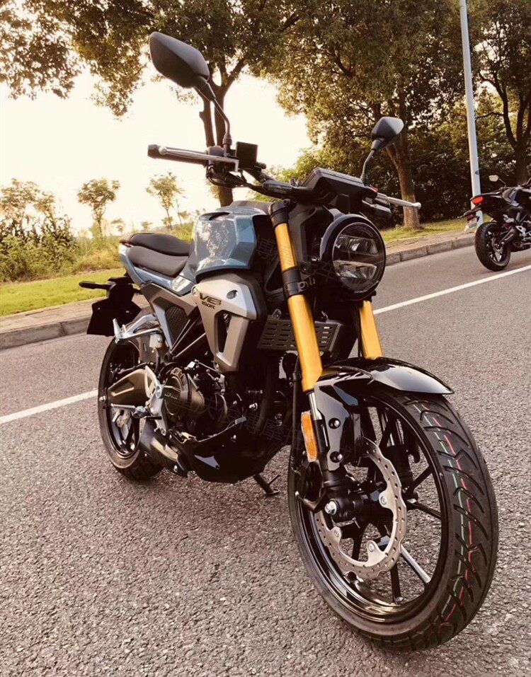 迅龙动力电喷力帆v8街车迷你摩托车机车复古摩托车整车