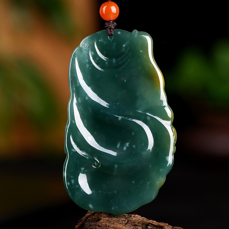 祥祯俏黄大师玉雕挂件水龙吊坠翡翠颈饰