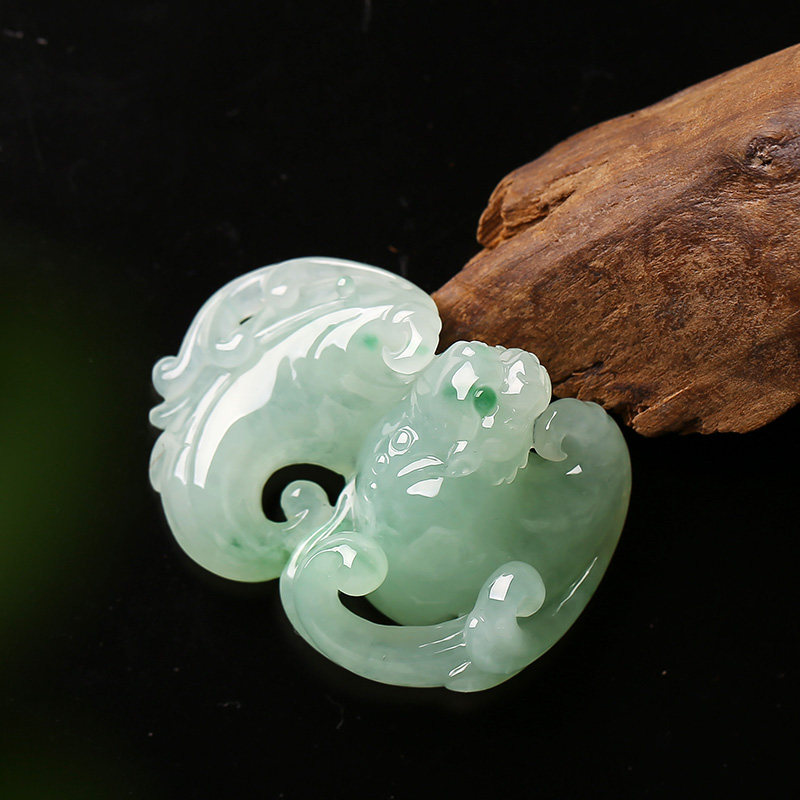 祥祯福到眼前天然翡翠吊坠冰种蝙蝠挂件张文大师颈饰