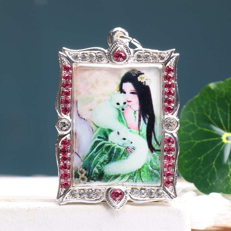 泰国佛牌正品 古巴丙九尾狐仙 鎏金壳吊坠