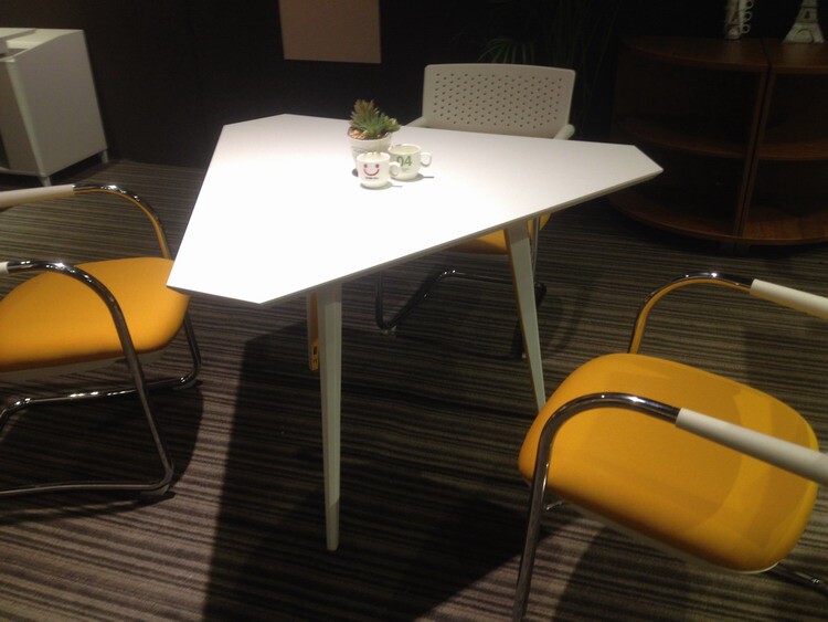 三角形洽谈白色亮光烤漆16米会议桌s31会议桌