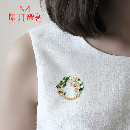 撞色滴油栀子花胸针女配饰时尚气质花朵胸花开衫外套别针饰品珍珠