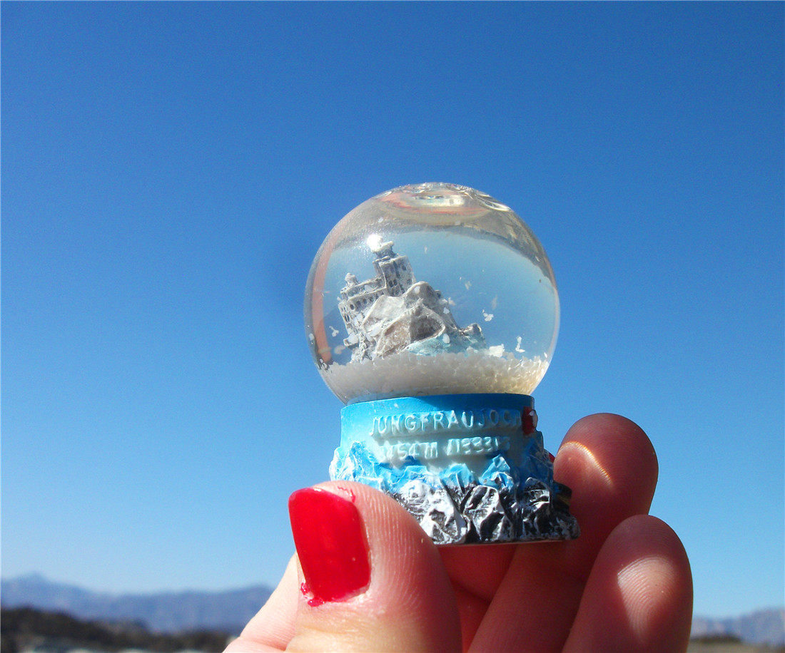 冰箱世界旅游纪念瑞士少女水晶球雪球两用冰箱磁性贴