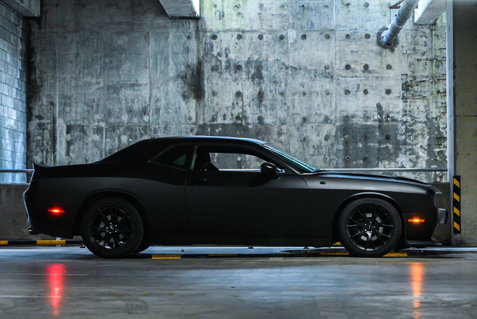 新款道奇挑战者跑车出租低趴气动改装个性肌肉本地租车