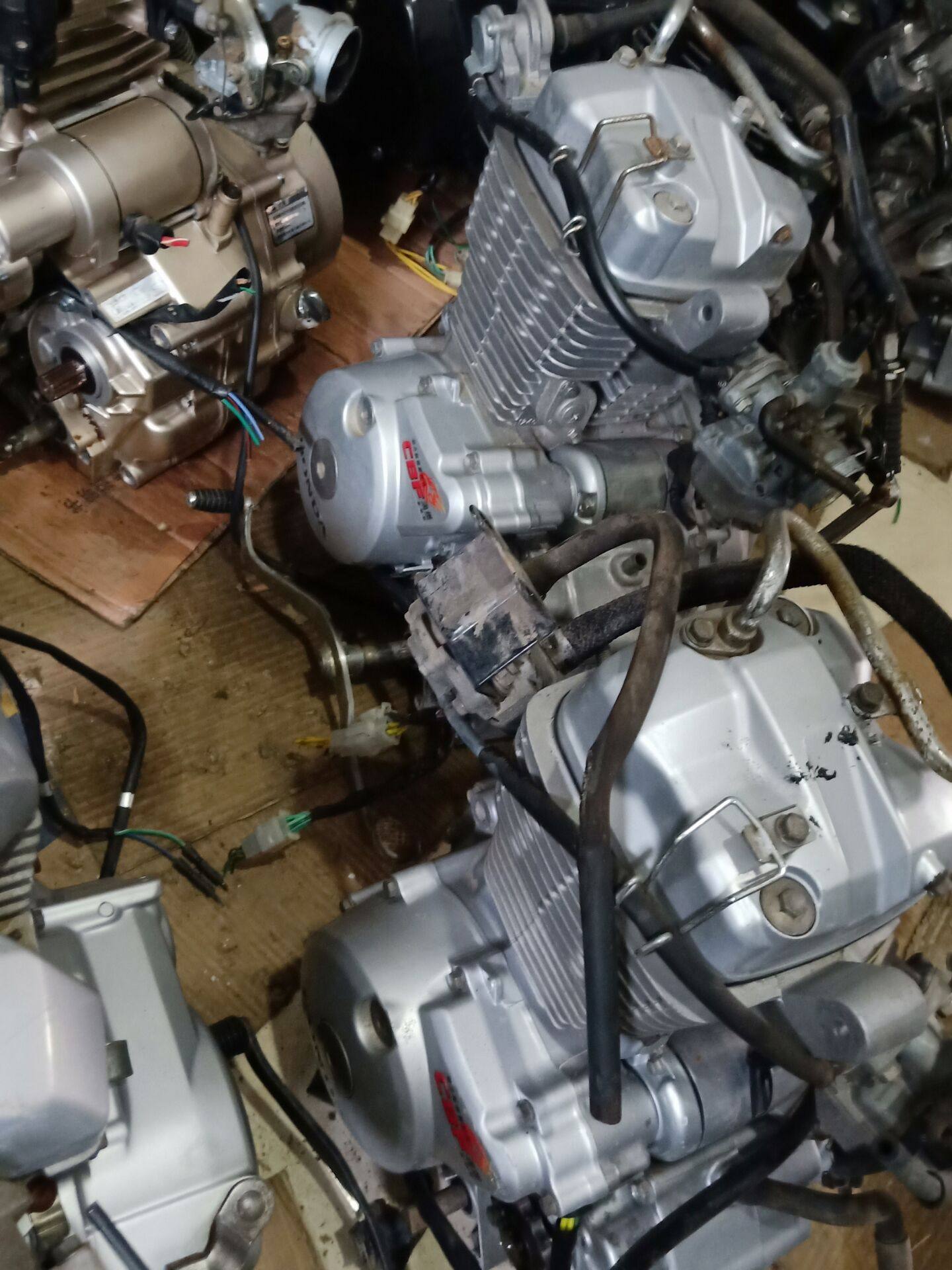 二手原装车件新大洲五羊cbf125摩托车发动机威领总成摩托车发动机