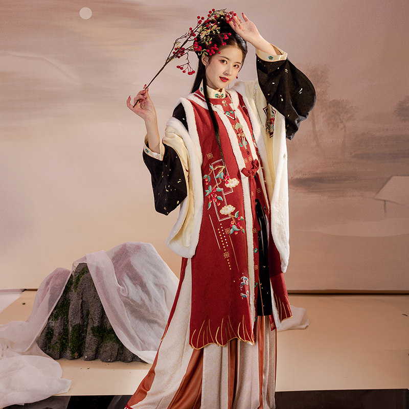 双12新款花仙记汉服金明池明制刺绣金鱼红比甲汉服新年套装