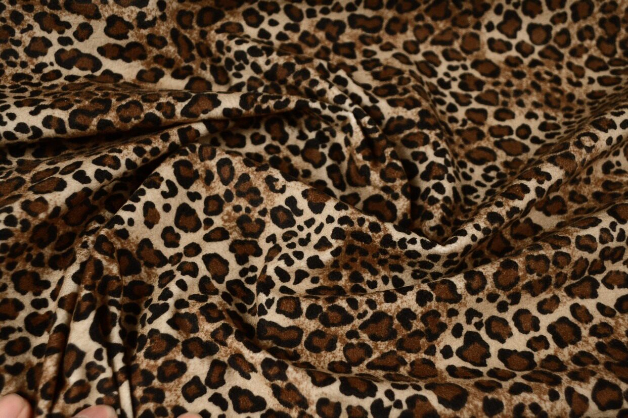 日本进口豹纹平绒布料微拉细腻舒服不脱风衣海绵垫