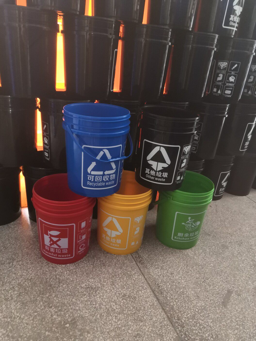 提手家庭干湿易腐厨余垃圾桶20升耐摔好用菜市场垃圾桶