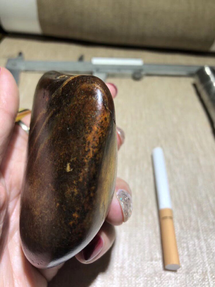 和田玉枣红皮玛丽玛丽艳艳红沁石包玉籽原石手把珠宝奇石