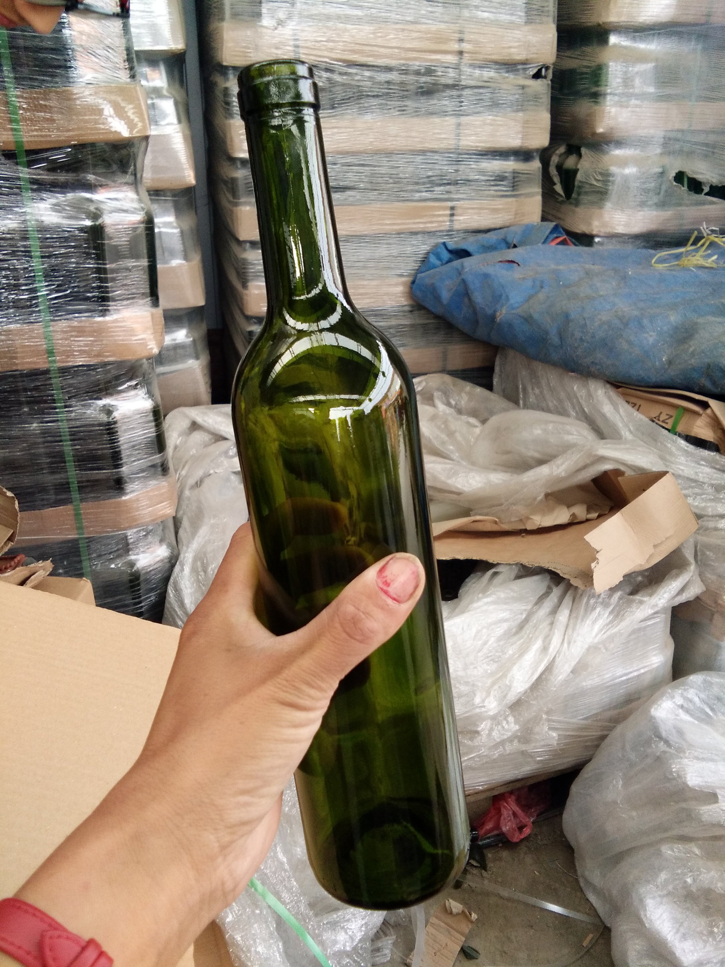 供应750ml玻璃瓶 红酒瓶 空瓶子葡萄酒瓶 送 木塞胶套 盖子