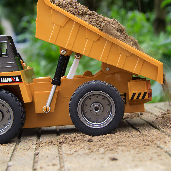 汇纳超大充电遥控电动合金自卸车装载男孩工程车电动