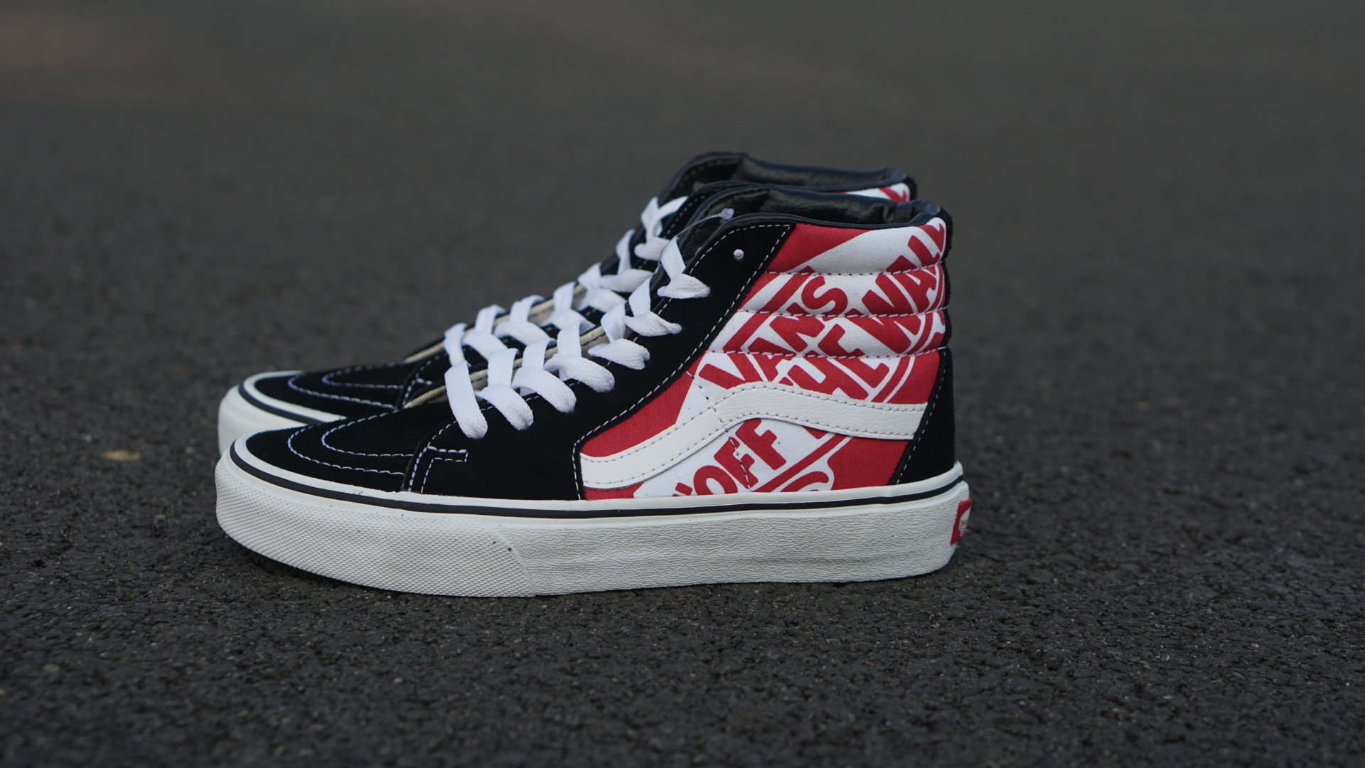 vanssk8hi黑红拼接logo印花条纹休闲板鞋vn0a4bv6v3t板鞋