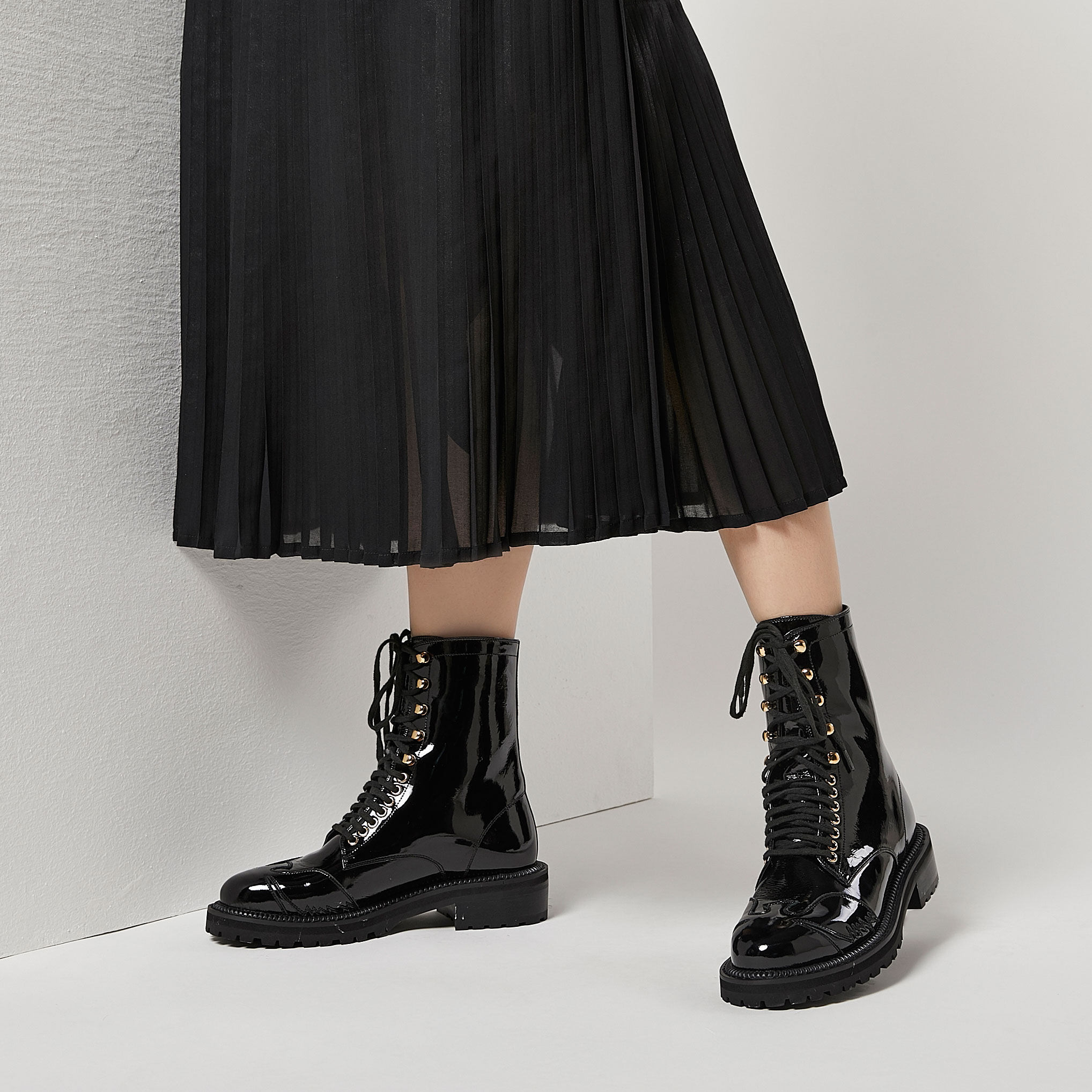 原创2020新款秋冬漆皮马丁靴女短靴帅气街头时装靴