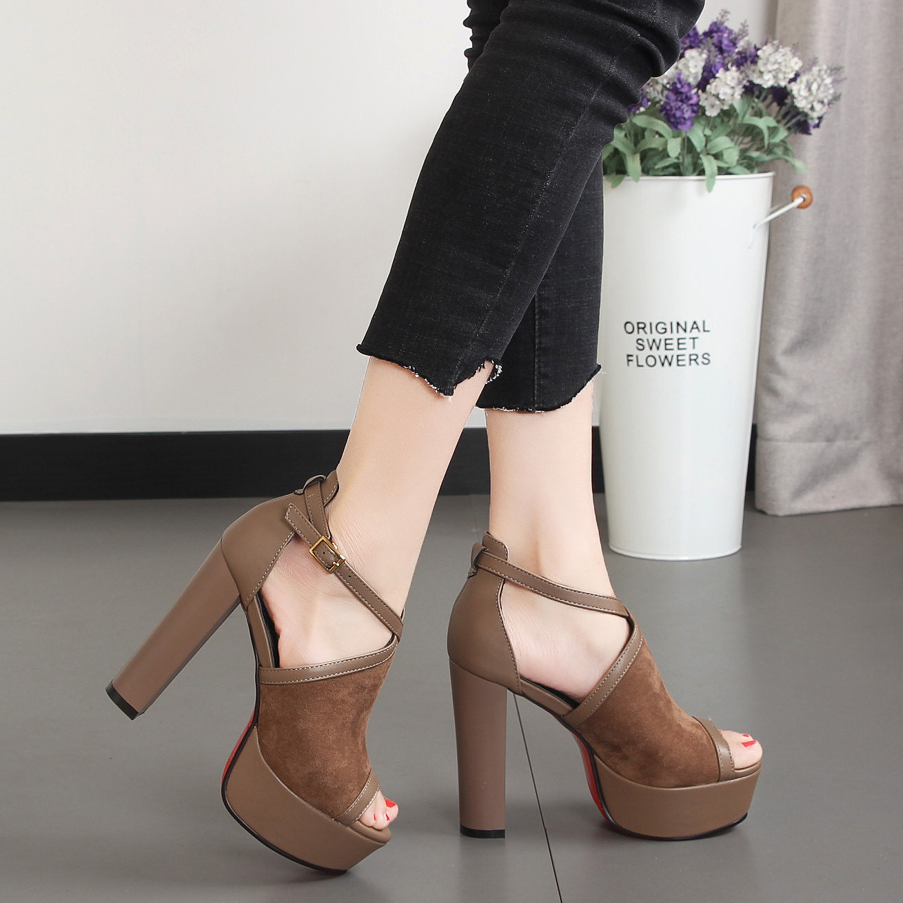 凉鞋女夏2018新款韩版一字扣高跟鞋粗跟防水台鱼嘴百搭时尚女鞋子